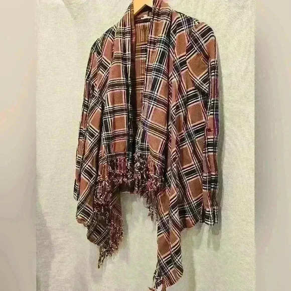 En Creme Blanket Style Fringe Trim Wraparound - Picture 6 of 6